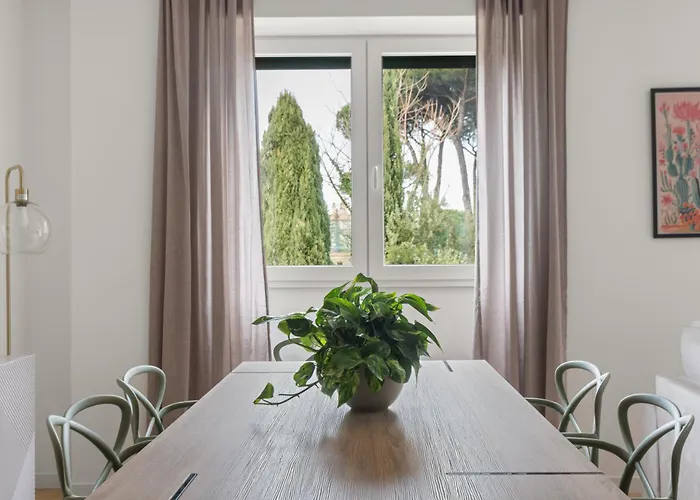 The Poolside House - New 2 Bedroom With Terrace