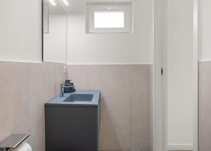 Apartment The Poolside House - New 2 Bedroom With Terrace Rom