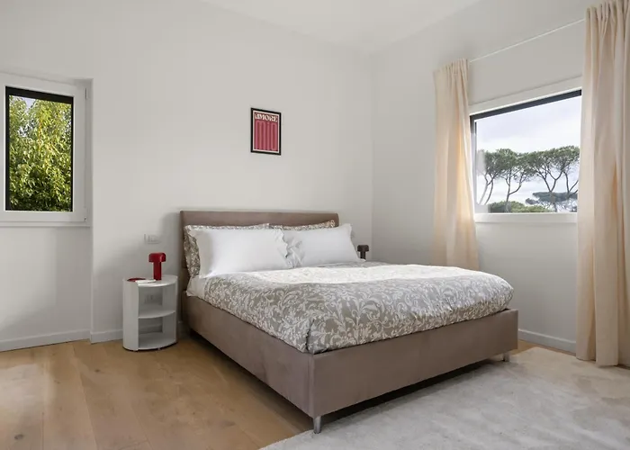 The Poolside House - New 2 Bedroom With Terrace * Rom