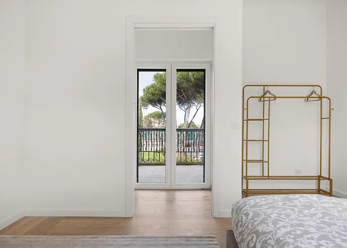 The Poolside House - New 2 Bedroom With Terrace * Rom