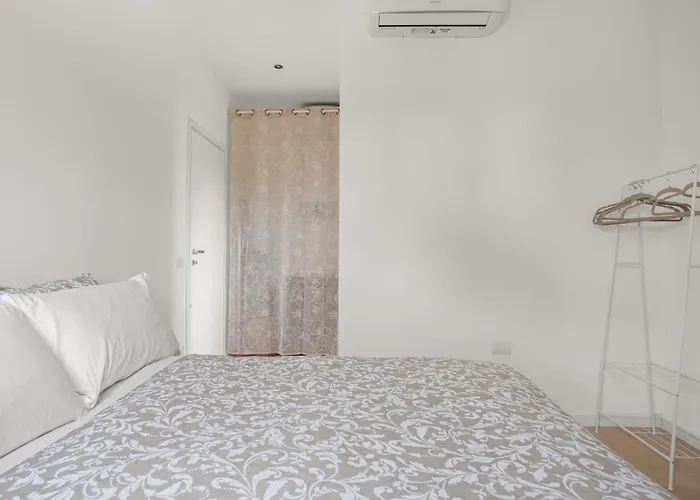 The Poolside House - New 2 Bedroom With Terrace Apartment